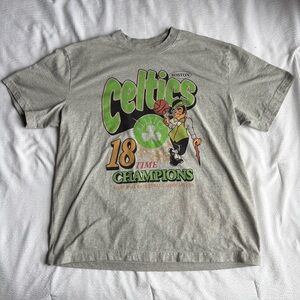 Boston Celtics 18 Time Champions NBA Official Gray T-Shirt Men’s Size Large